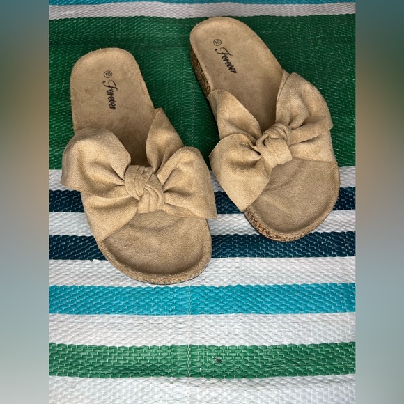 🎉✨ FOREVER LINK- Ingrid Bow Tan Suede Slide Sandals Women's Size 10 NWOT - Picture 13 of 15